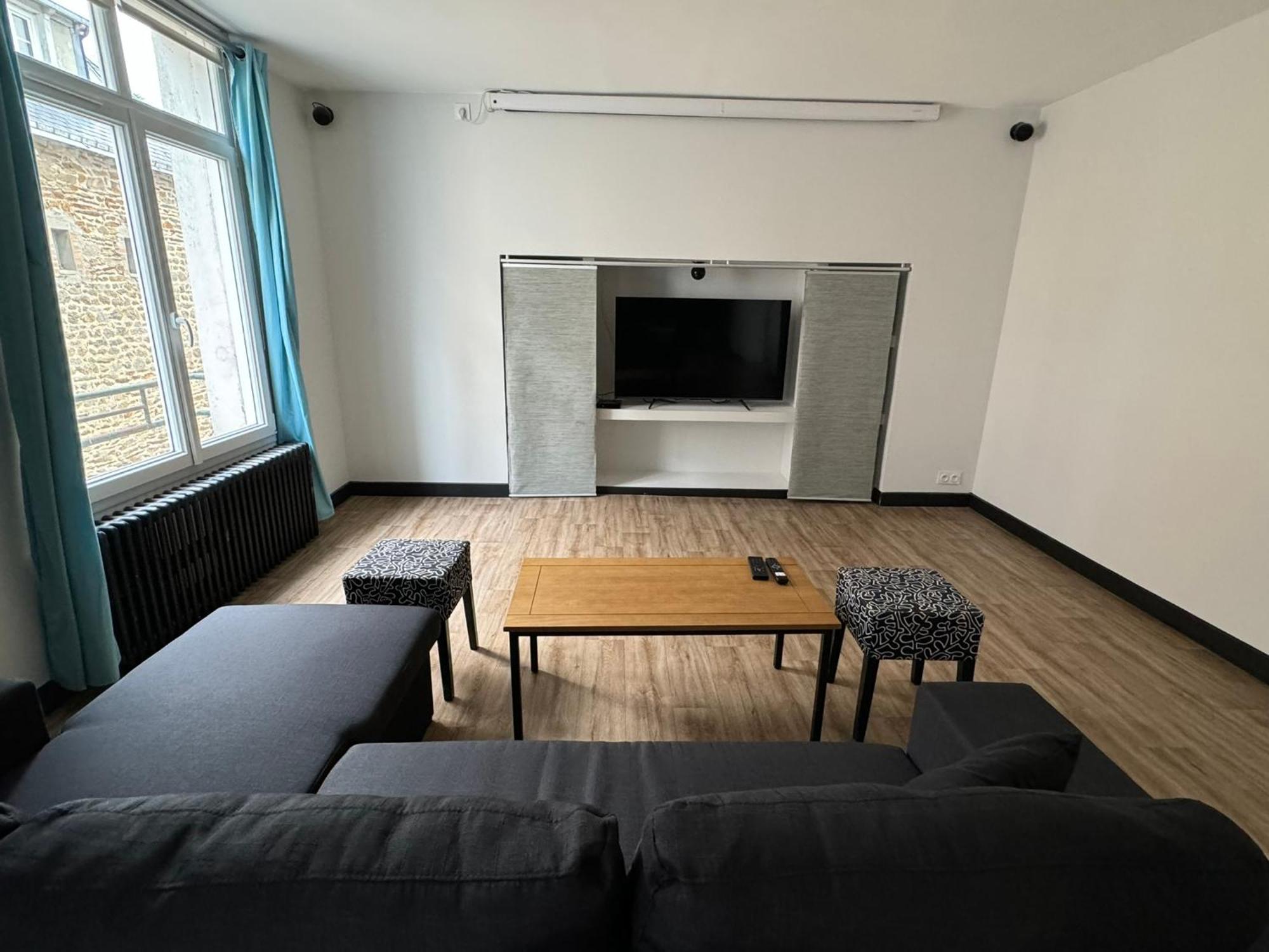 Appartement En Centre-Ville - Local Velos Disponible Майен Екстериор снимка