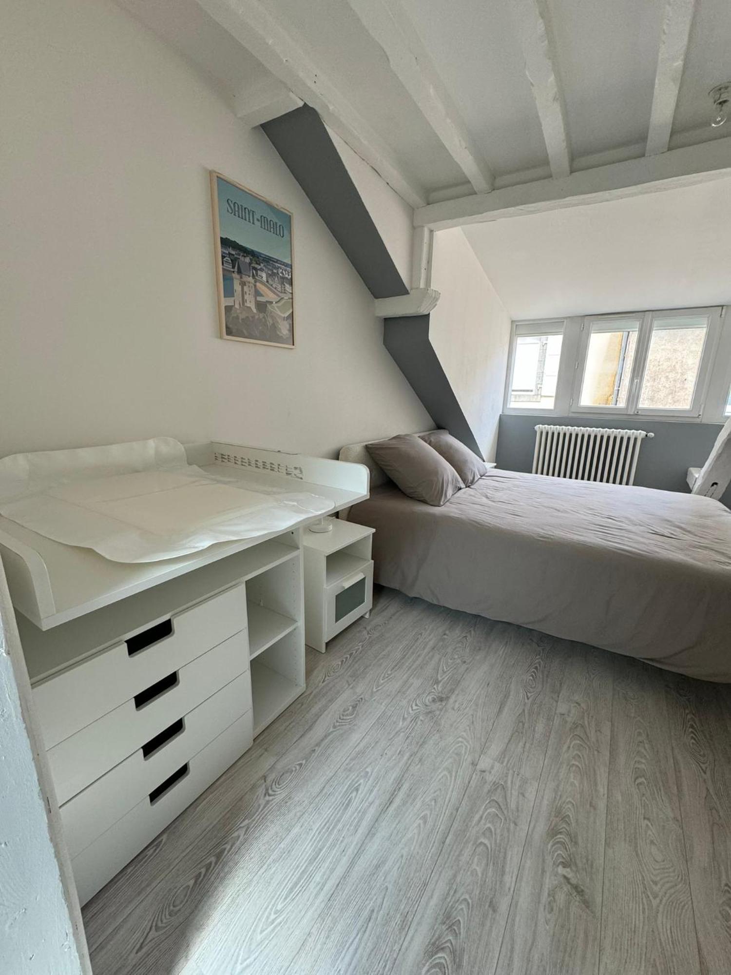 Appartement En Centre-Ville - Local Velos Disponible Майен Екстериор снимка