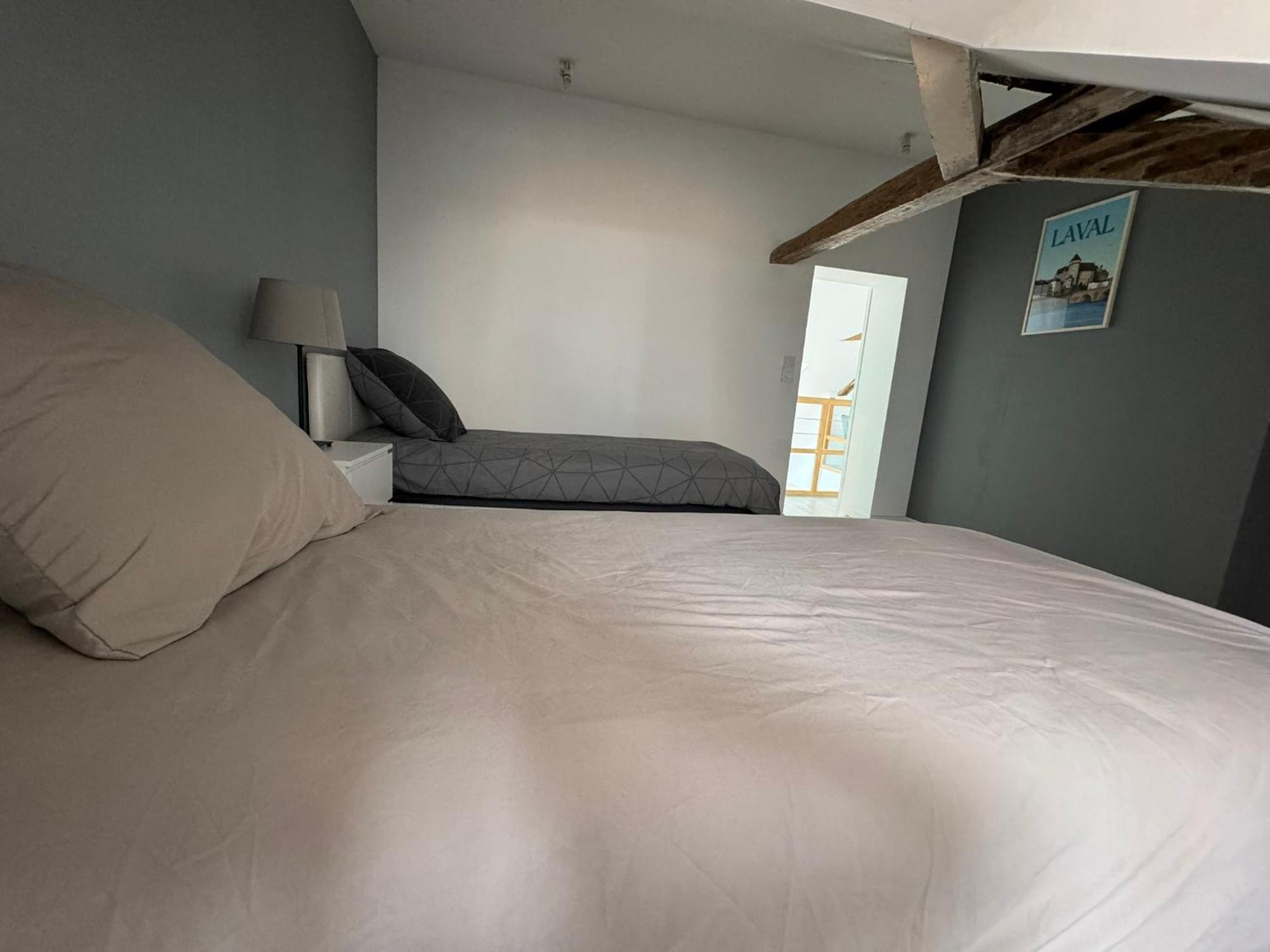 Appartement En Centre-Ville - Local Velos Disponible Майен Екстериор снимка